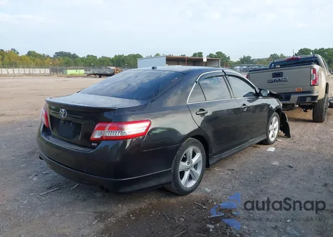 2011 Toyota Camry Se/Le/Xle z USA, uszkodzony, nr VIN 4T1BF3EK2BU682261